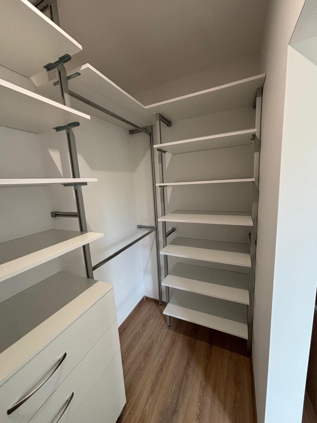 FALAT Vstavaté skrine